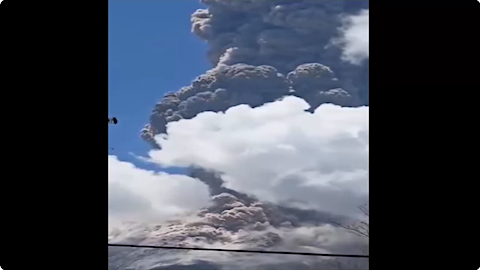 image explosion of Lewotobi in Indonesia, 7th November